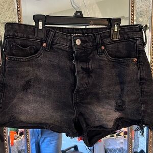 Old Navy OG straight high-rise secret smooth pocket. Jean shorts size 10